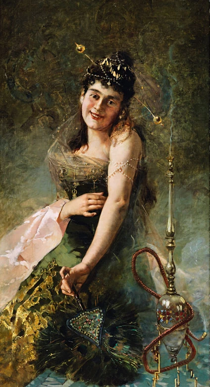 Giovane donna con pipa ad acqua
